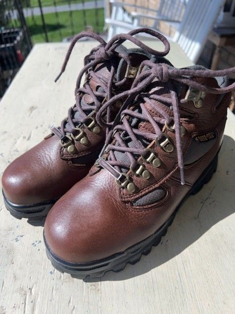 Redhead  Wm’s Sz 6M Vibram Bone-Dry Waterproof Gore-Tex Hiking Boots - Picture 2 of 12